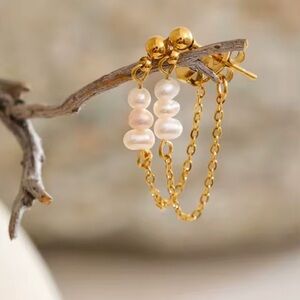[SOLD] Vermeil Natural Freshwater Pearl Earrings - gold plated stainless steel